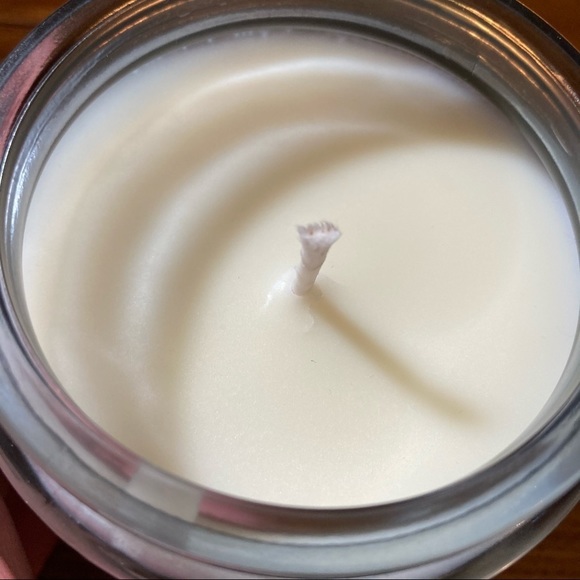 Hand poured soy Ginger White Tea candle - Picture 5 of 6